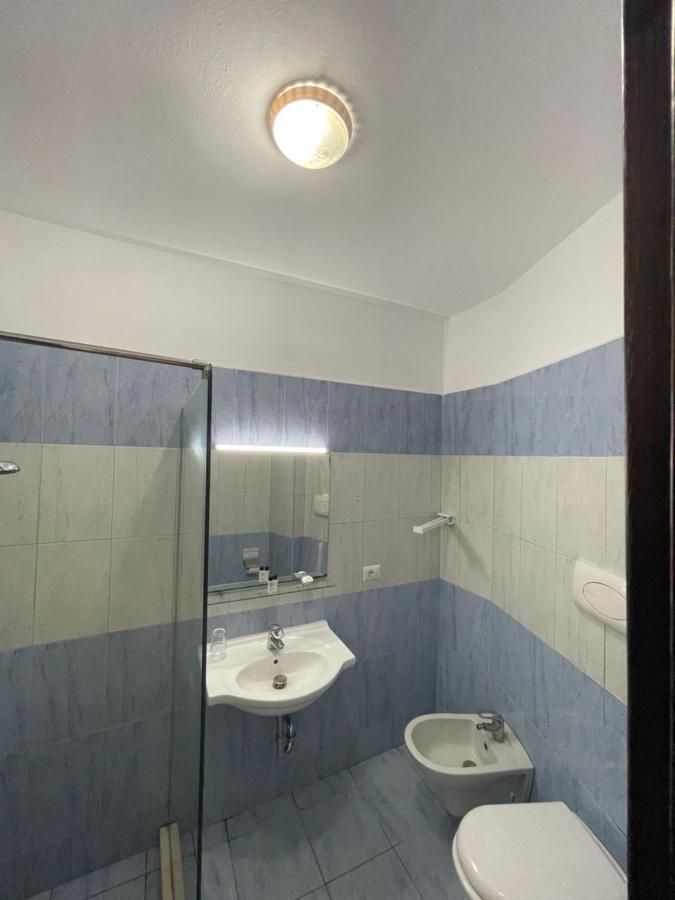 Hotel Zverneci Luaran gambar