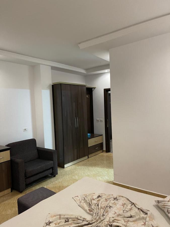 Hotel Zverneci Luaran gambar