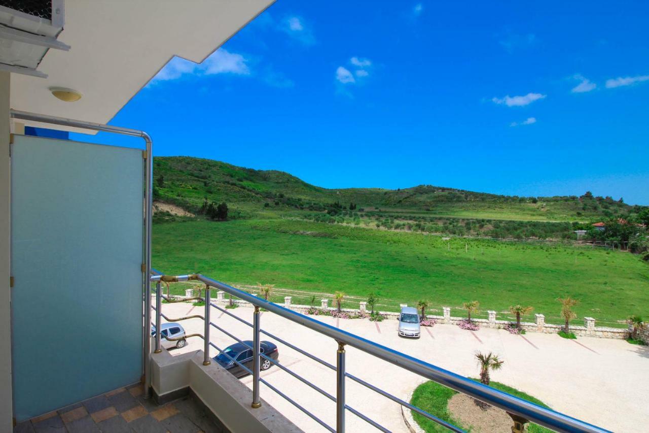 Hotel Zverneci Luaran gambar